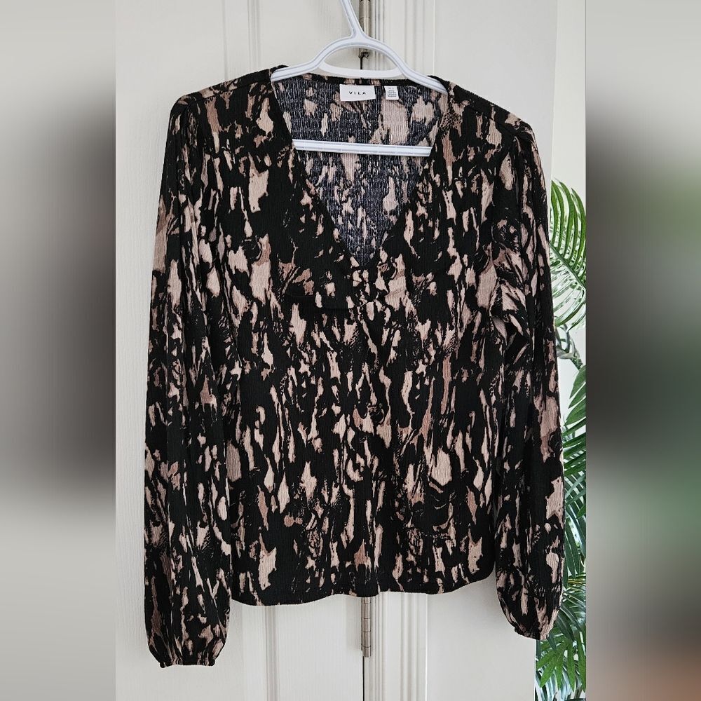 VILA Black and Tan Women's Blouse